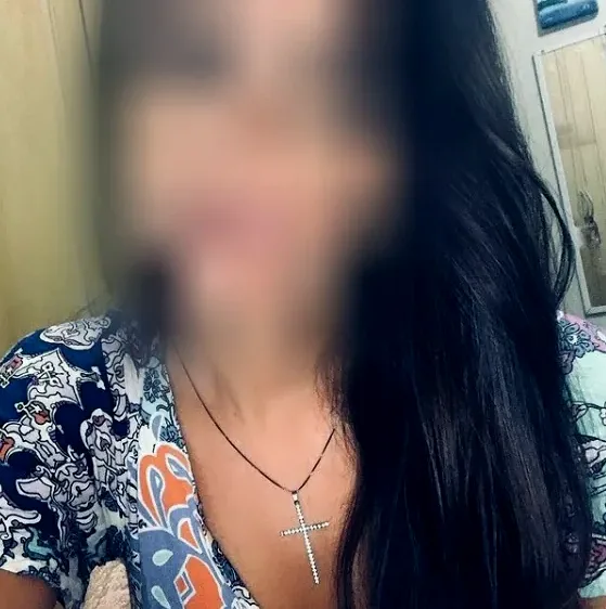 Amina, 38