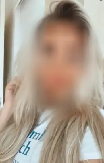 Elina, 28